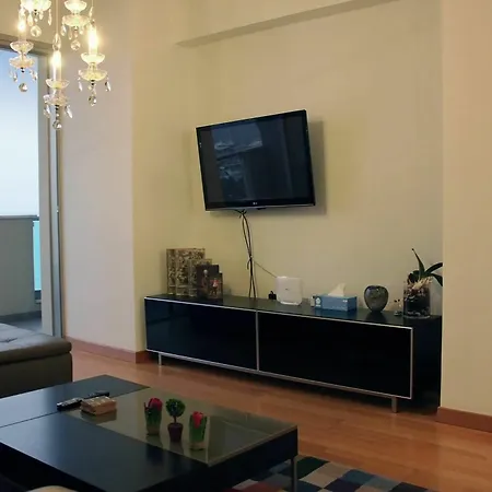 Beachfront Luxury Apartment *